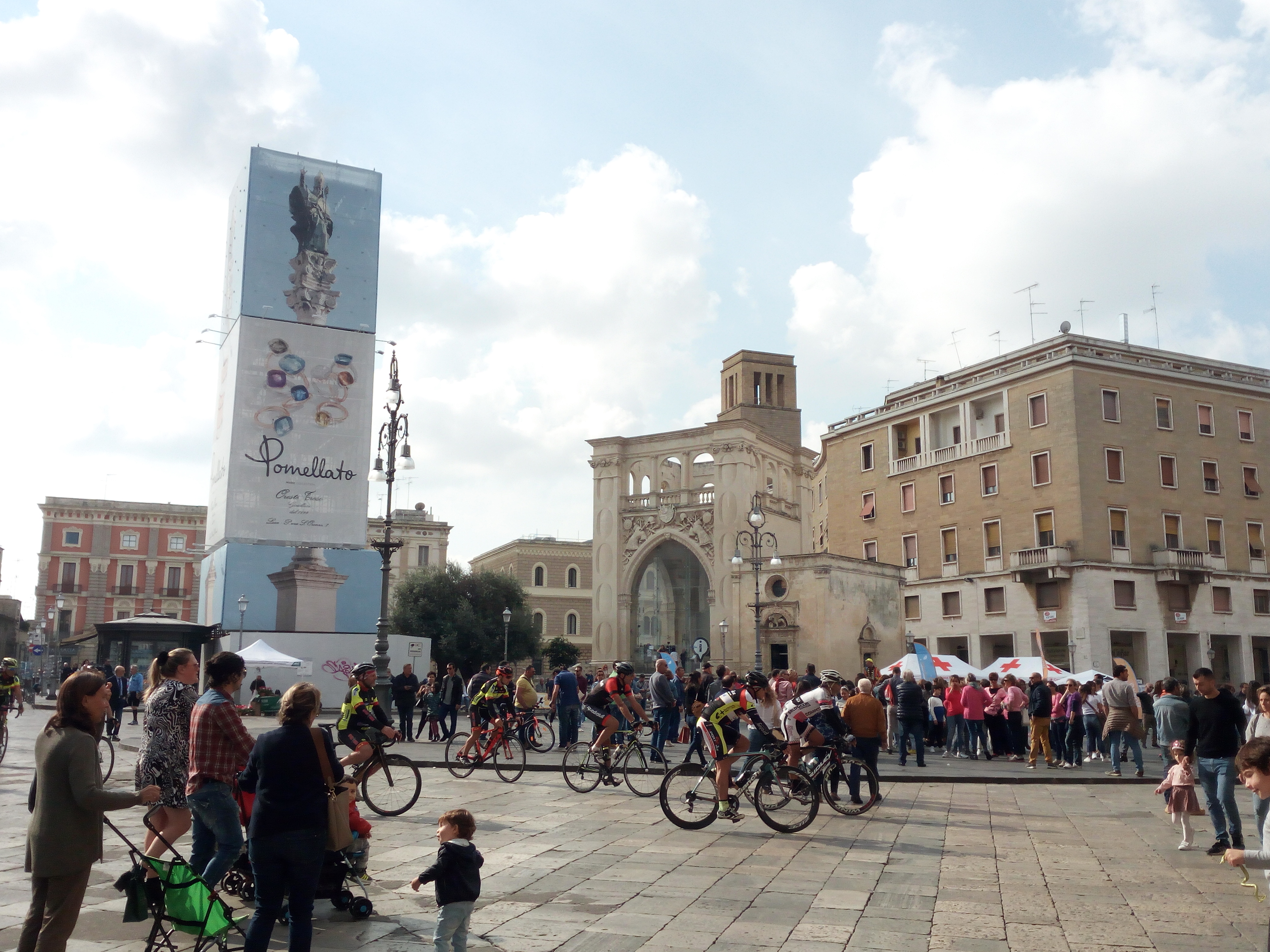Piazza sant'oronzo  - cosa vedere a Lecce