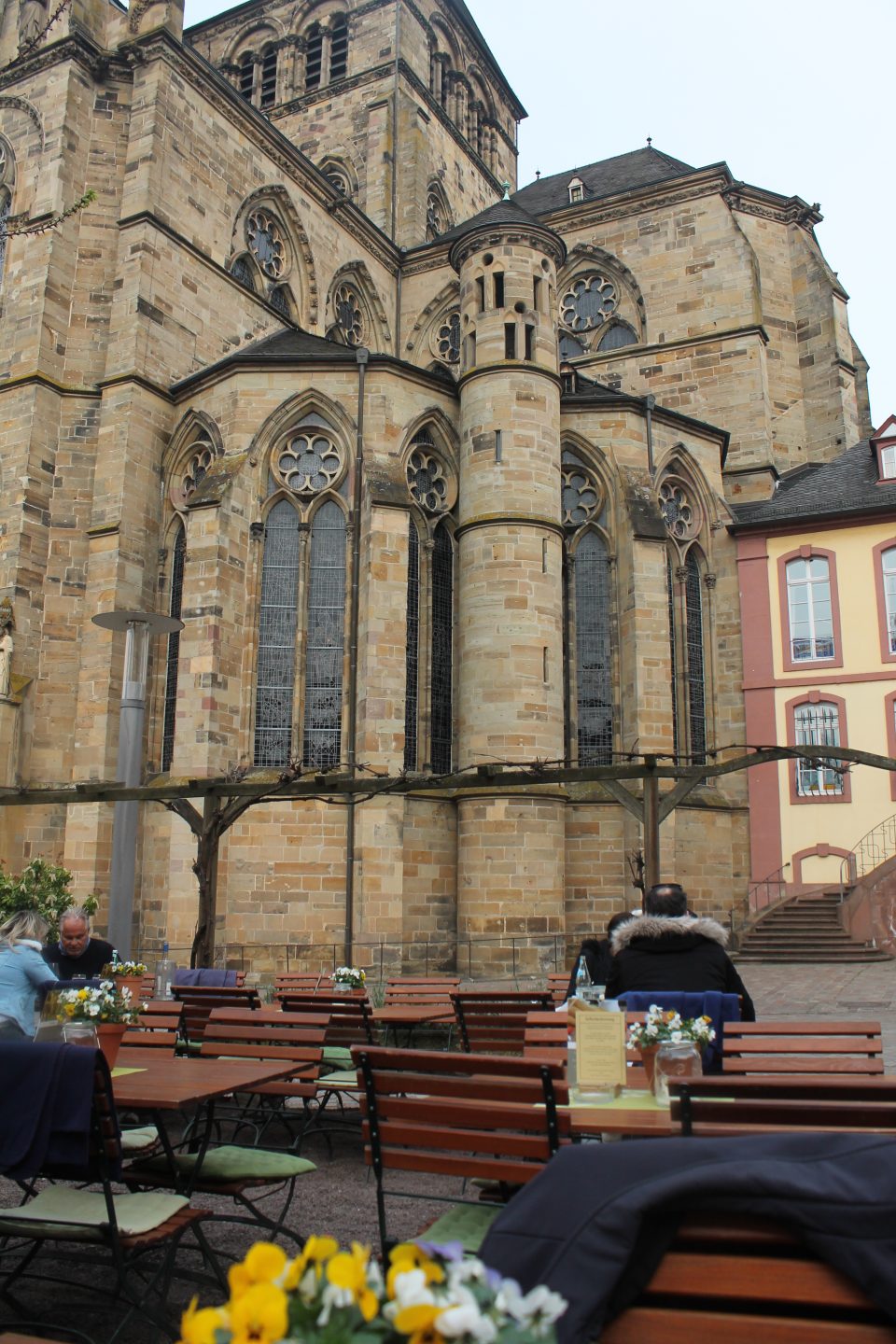 Weinstube Keselstatt - un calice di vino, vista Dom e chiesa Luterana - Treviri
