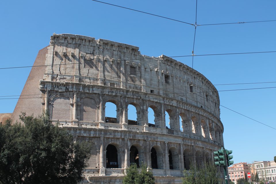 Il colosseo - dall'aeroporto al centro di Roma