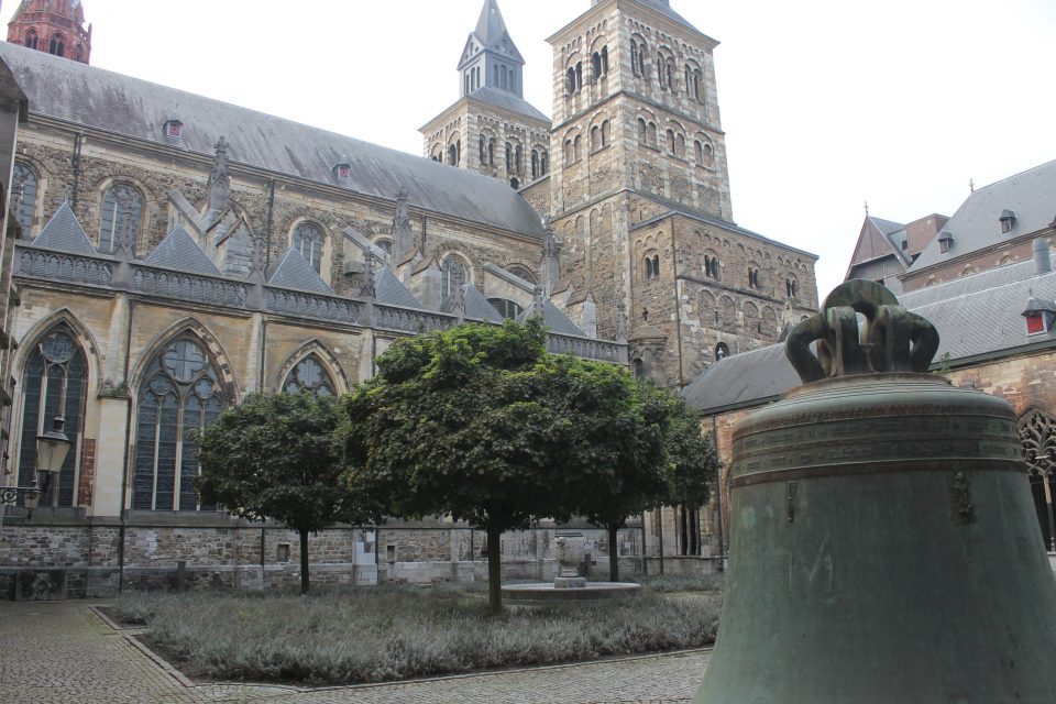 Giardino nel chiostro della chiesa di San Servazio, Maastricht